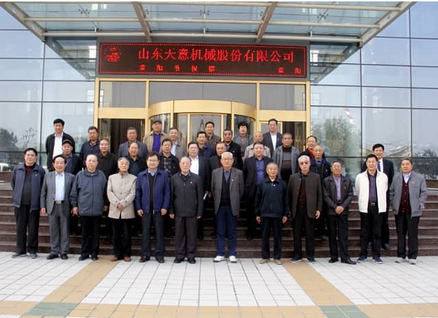 兗州區(qū)人大、政協(xié)領(lǐng)導(dǎo)蒞臨天意機(jī)械參觀考察