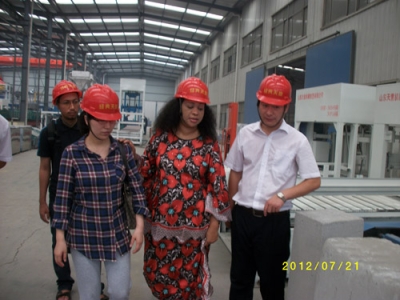2012.7.21日坦桑尼亞總統(tǒng)夫人來我公司參觀指導(dǎo)、洽談合作